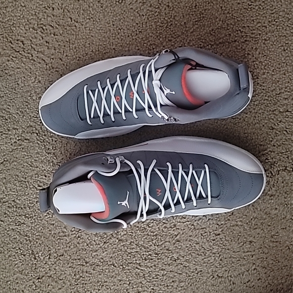 Air Jordan 12 Retro - Picture 5 of 10